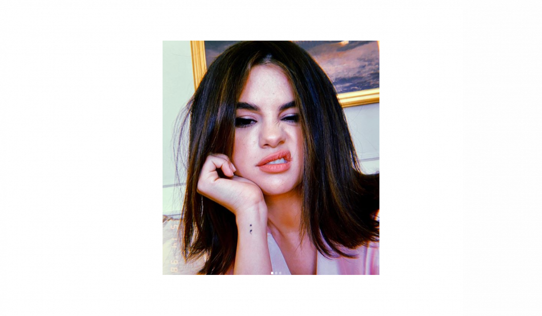 selena-gomez-u-krevetu