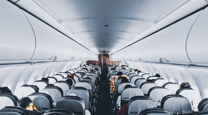 maske-u-avionu
