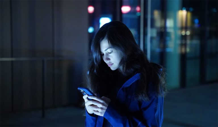 Klinci su stalno na mobilnim i to je već ogroman problem Klinci su stalno na mobilnim i to je već ogroman problem